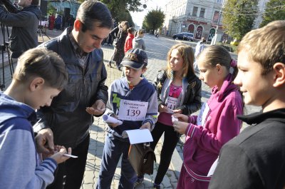 У Чернівцях сотні людей позмагалися в бігу з Іваном Гешком