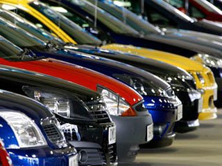 За місяць продаж легкових авто зменшився вдвічі За місяць продаж легкових авто зменшився вдвічі