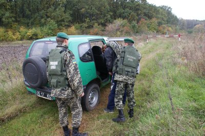 Буковинець ніс з Молдови через кордон макову соломку