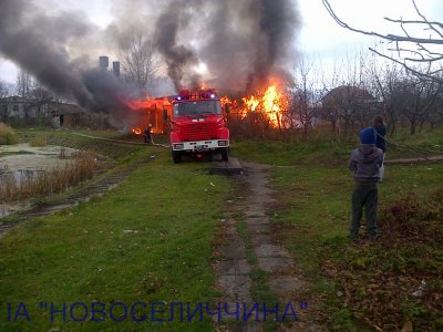 На Буковині згоріло приміщення ресторану, яке напередодні власники продали