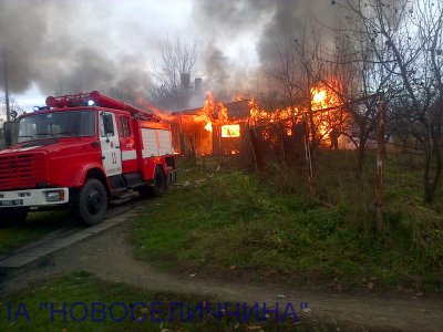 На Буковині згоріло приміщення ресторану, яке напередодні власники продали