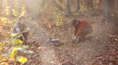 Фолк-сінгер Саша Буль закопав свій альбом у лісі для майбутніх поколінь