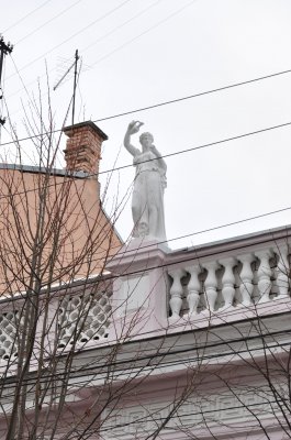 Відремонтували школу в Чернівцях, в якій узимку обвалилася стеля