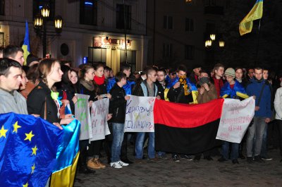 У Чернівцях владу звинуватили у зраді національних інтересів