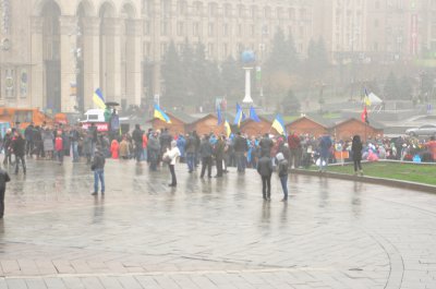 Євромайдан одноголосно «відправив» Азарова у відставку