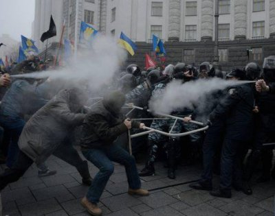 Бійка під Кабміном (відео)