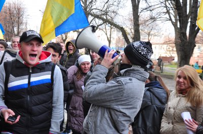 На страйк під ворота ЧНУ вийшли 30 студентів