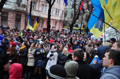 Півтисячі студентів під ОДА вимагають Папієва