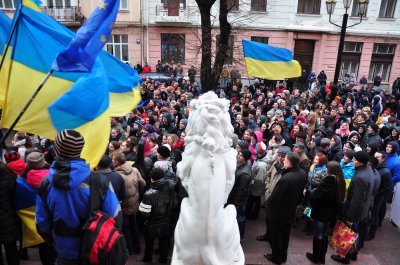 Півтисячі студентів під ОДА вимагають Папієва