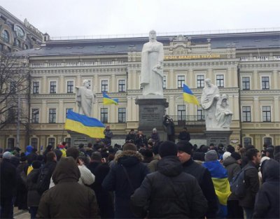 Луценко закликає всіх у неділю о 12.00 вийти на віче у столиці