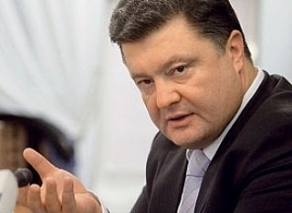 У Києві сім машин ДАІ затримували Петра Порошенка