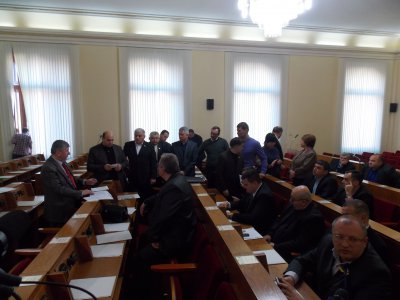 Депутати Чернівецької облради хочуть відставки Президента, уряду, Гайничеру і Папієва