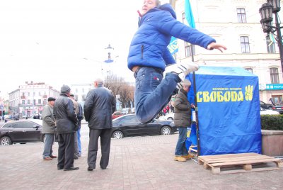 Ранок на Євромайдані в Чернівцях