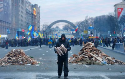 Азаров готовий заплатити учасникам Євромайдану, щоб вони повернулися додому