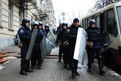 У Києві міліція намагається блокувати колони мітингувальників