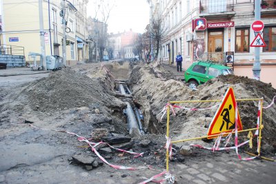 Вулицю Богдана Хмельницького в Чернівцях на зиму засиплять