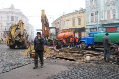 Вулицю Богдана Хмельницького в Чернівцях на зиму засиплять