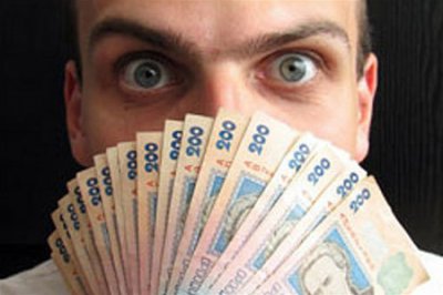Середня зарплата на Буковині зросла до 2500 гривень