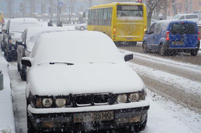 У Чернівцях сьогодні — сильний сніг