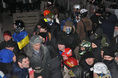 Ніч гніву: урядовий квартал штурмували самооборонці, бабусі і жінки