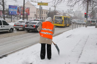 Дороги Чернівців обіцяють підсипати вночі