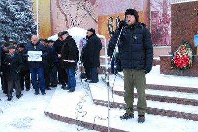 "Рубікон перейдено! Україна вмилася кров’ю!" - мітинг у Чернівцях