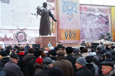 "Рубікон перейдено! Україна вмилася кров’ю!" - мітинг у Чернівцях