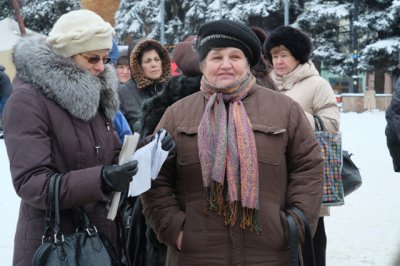 У Чернівцях активісти відправились інформаційною ходою до Гравітону