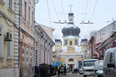 У Чернівцях активісти відправились інформаційною ходою до Гравітону