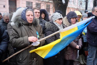 Чернівчани запалили свічки перед "будинком з левами"