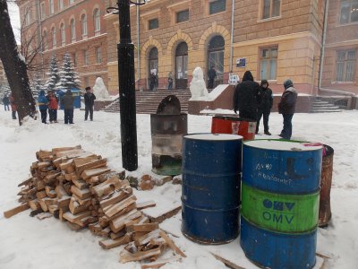 Перша ніч у Народній раді Буковини пройшла зі співами під гітару