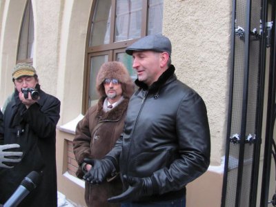 Михайлішин закликав до миру і образився на митців та журналістів
