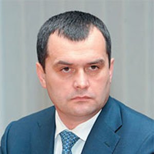 Захарченко намагався втекти з України літаком Захарченко намагався втекти з України літаком