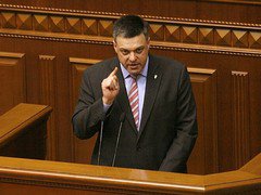 Тягнибок пообіцяв кримчанам, що їні "мовні" права не обмеживатимуть Тягнибок пообіцяв кримчанам, що їні "мовні" права не обмеживатимуть