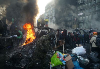 "Афганці" та "Правий сектор" стверджують, що домовилися із силовиками про звільнення активістів