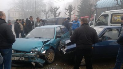 У Чернівцях на проспекті зіштовхнулися п’ять авто