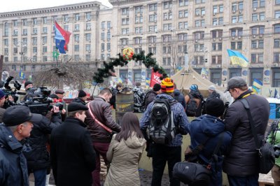 Буковинці у День Валентина одружилися на Майдані