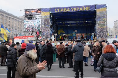 Буковинці у День Валентина одружилися на Майдані