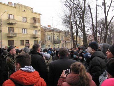 У Чернівцях пікетують СБУ