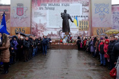 Три тисячі чернівчан провели в останній шлях Олександра Щербанюка