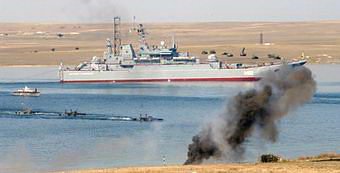 Українські кораблі намагаються прорватися в море