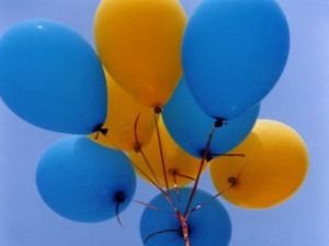 Міст через Прут прикрасили в національні кольори Міст через Прут прикрасили в національні кольори