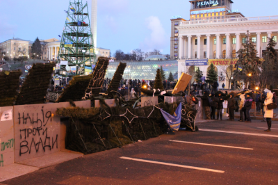 Барикади на Майдані стоятимуть щонайменше до президентських виборів