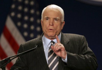 Сенатор Маккейн вважає, що Україні необхідна військова допомога США
