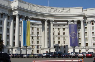 Українське МЗС просить країни світу не визнавати незалежність Криму
