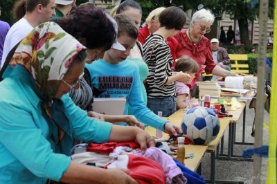 У Чернівцях проведуть "Годину землі" та малюватимуть планету