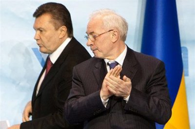 Януковича й Азарова вигнали з Партії регіонів