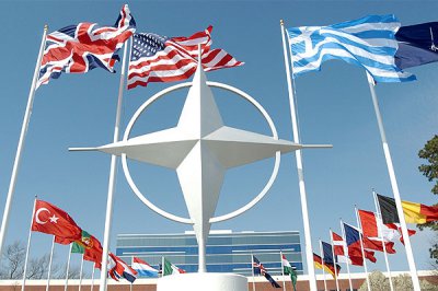 Росія штовхає Україну в НАТО, - Турчинов