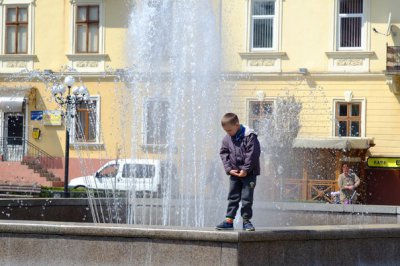 До Великодня у Чернівцях запрацювали фонтани