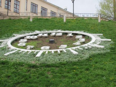 Квітковий годинник у Чернівцях знову зламали